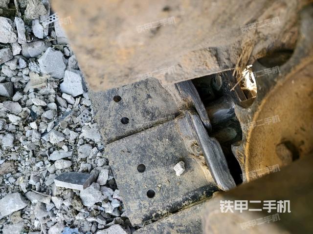 左側(cè)行走馬達蓋板(行走機構(gòu)) 左側(cè)行走馬達蓋板(行走機構(gòu))