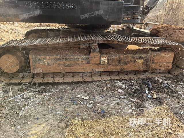 轉(zhuǎn)盤和下車架正前（工作和回轉(zhuǎn)裝置）