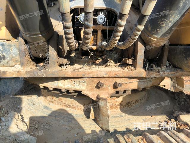 大臂背部俯視（工作和回轉(zhuǎn)裝置）