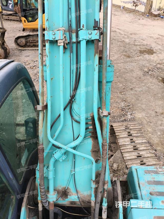 大臂背部俯視（工作和回轉(zhuǎn)裝置）