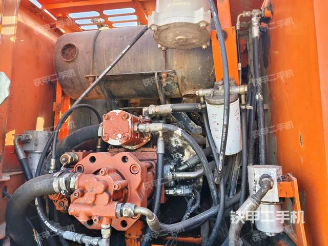 液壓泵室（大件艙室）