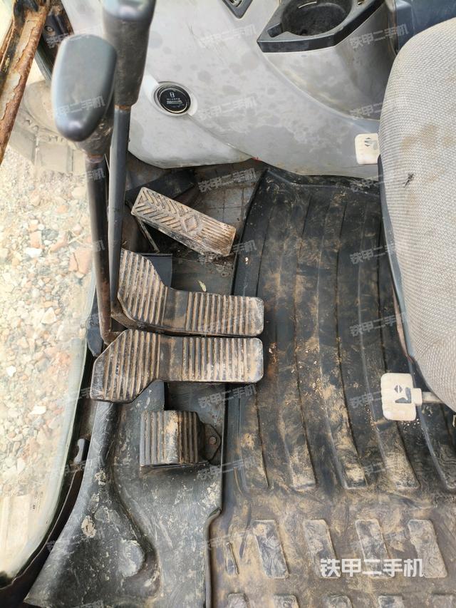 后窗玻璃角標(biāo)（駕駛室部分）