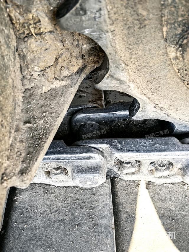 左驅(qū)動輪(行走機構(gòu)) 左驅(qū)動輪(行走機構(gòu))