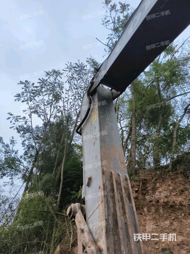 小臂整體左后(工作和回轉(zhuǎn)裝置) 小臂整體左后(工作和回轉(zhuǎn)裝置)