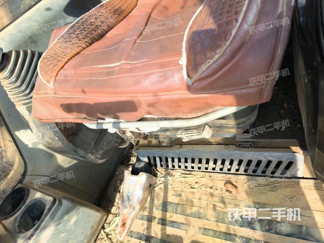 后窗玻璃角標(biāo)（駕駛室部分）