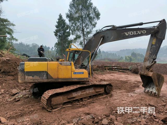 右后45(整機(jī)外觀) 右后45(整機(jī)外觀)