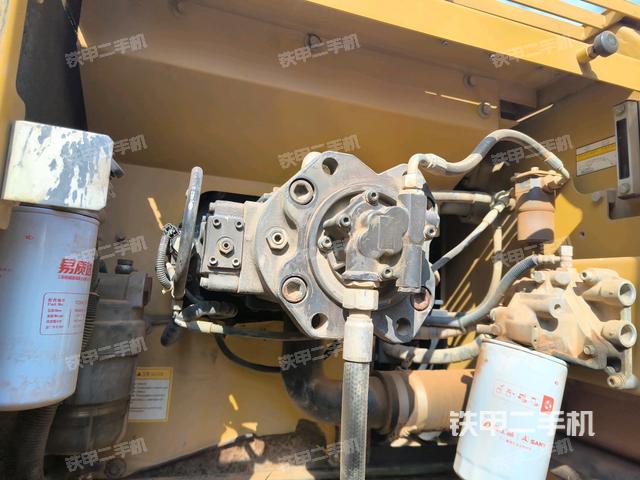 液壓泵斜45?左（大件艙室）