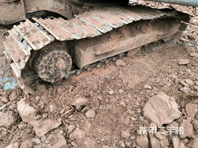 右側(cè)履帶整體(行走機(jī)構(gòu)) 右側(cè)履帶整體(行走機(jī)構(gòu))