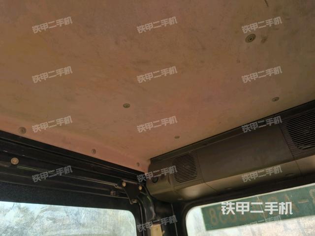 后窗玻璃角標（駕駛室部分）