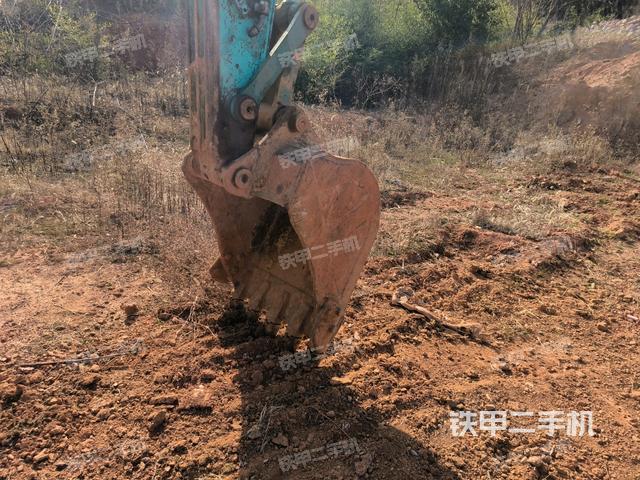 大臂根部?斜（工作和回轉(zhuǎn)裝置）