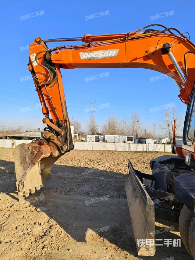 大臂整體?右側(cè)（工作和回轉(zhuǎn)裝置）