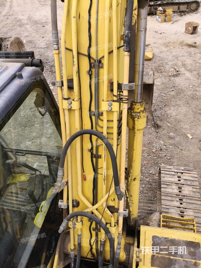 大臂背部俯視（工作和回轉(zhuǎn)裝置）