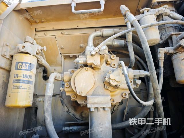 液壓泵艙室正面整體（整機(jī)外觀）