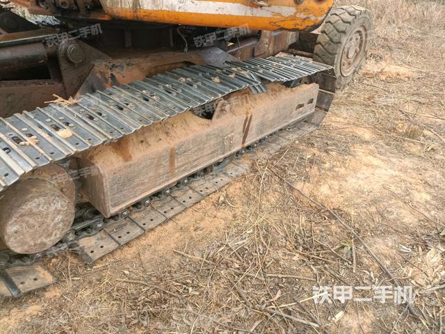 右側(cè)履帶整體?(行走機(jī)構(gòu)) 右側(cè)履帶整體?(行走機(jī)構(gòu))
