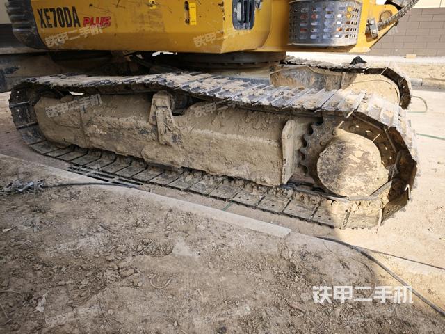 左側履帶整體?（行走機構）