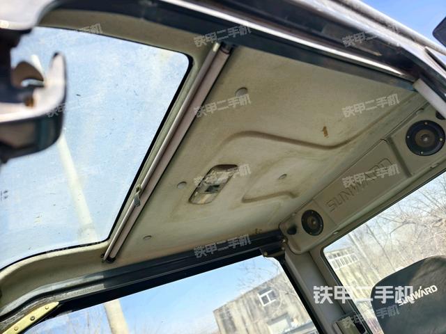 頂棚整體(駕駛室部分) 頂棚整體(駕駛室部分)