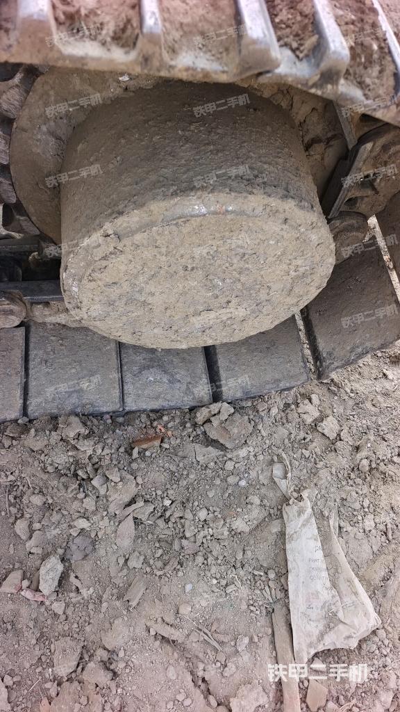 右驅(qū)動(dòng)輪（行走機(jī)構(gòu)）