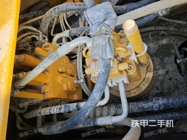 回轉(zhuǎn)馬達(dá)和主控閥(整機(jī)外觀) 回轉(zhuǎn)馬達(dá)和主控閥(整機(jī)外觀)