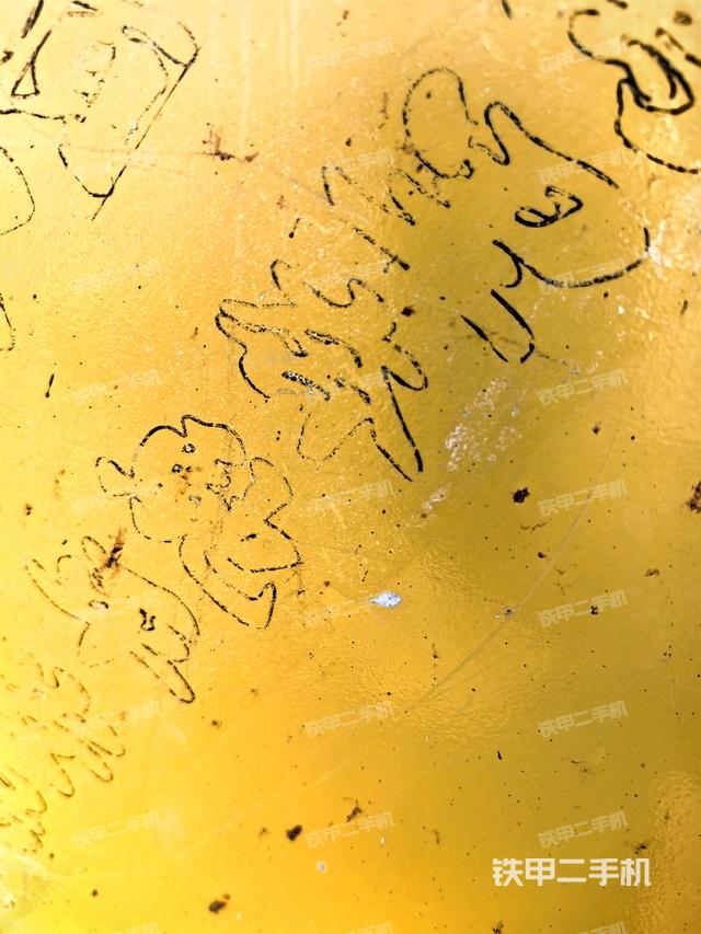 大臂根部?斜視(工作和回轉(zhuǎn)裝置) 大臂根部?斜視(工作和回轉(zhuǎn)裝置)