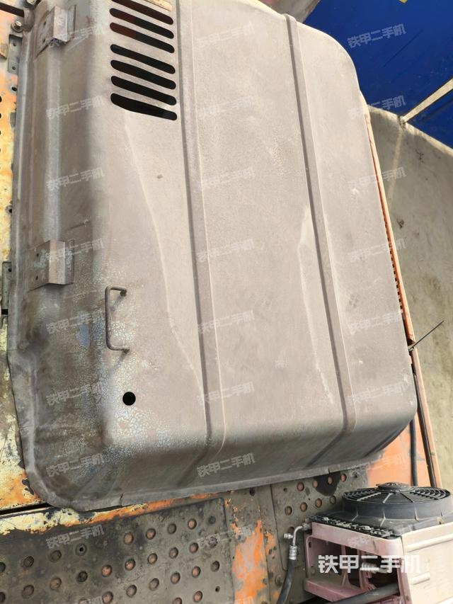 氣門室蓋螺絲特寫(xiě)（上車部件）