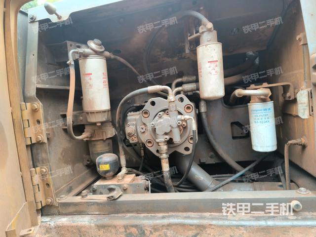 液壓泵斜45?左(大件艙室) 液壓泵斜45?左(大件艙室)