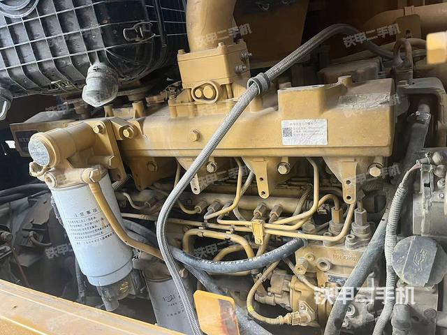 发动机左侧（整机外观及大件）