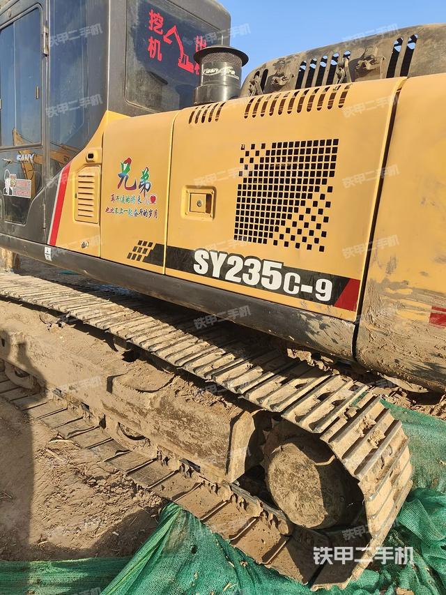 單側(cè)履帶整體（整機(jī)外觀）