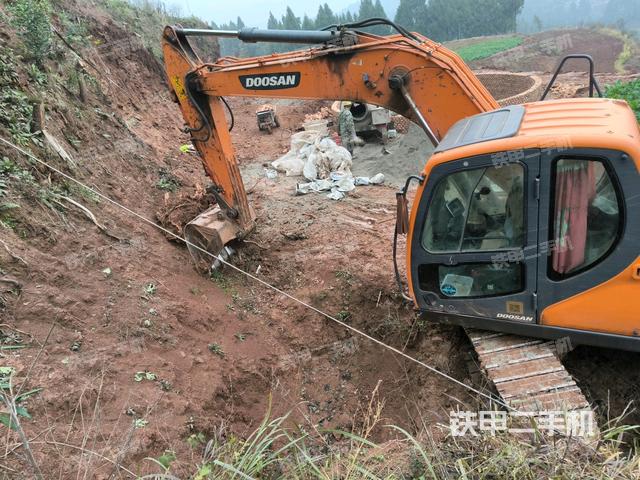 斗山DX130-9CN挖掘機(jī)