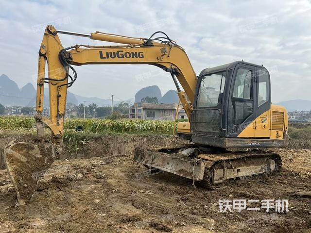 柳工CLG908D挖掘机