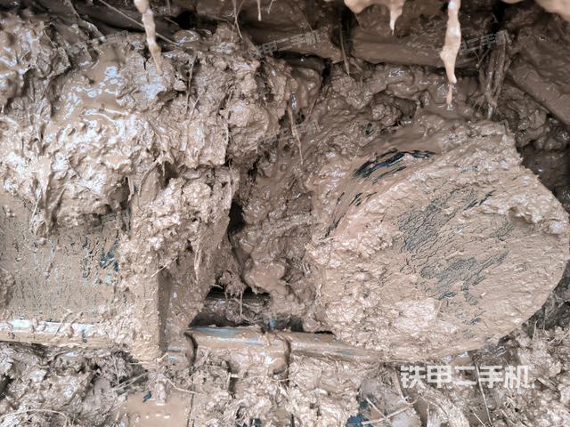 右驅動輪（行走機構）