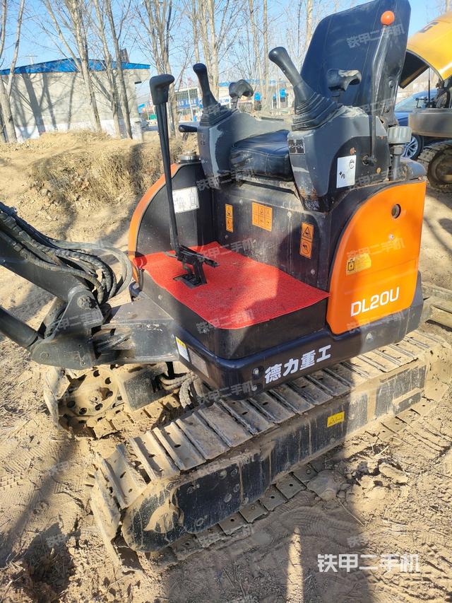 駕駛室整體（整機(jī)外觀）