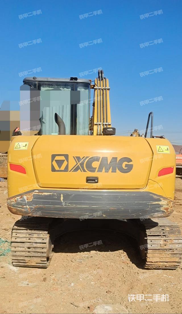 駕駛室頂部（整機外觀）