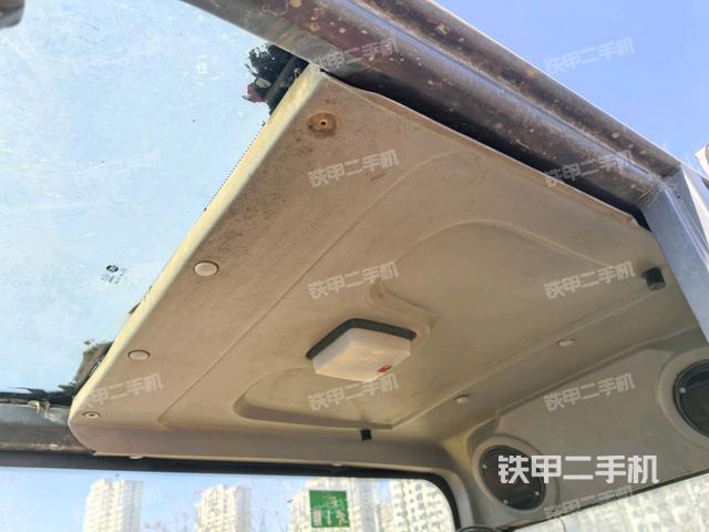 座椅右側(cè)控制臺(tái)/鑰匙門/油門/含右手柄（駕駛室部分）