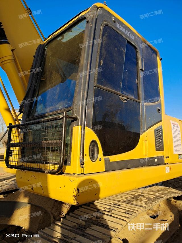 駕駛室整體(整機(jī)外觀) 駕駛室整體(整機(jī)外觀)