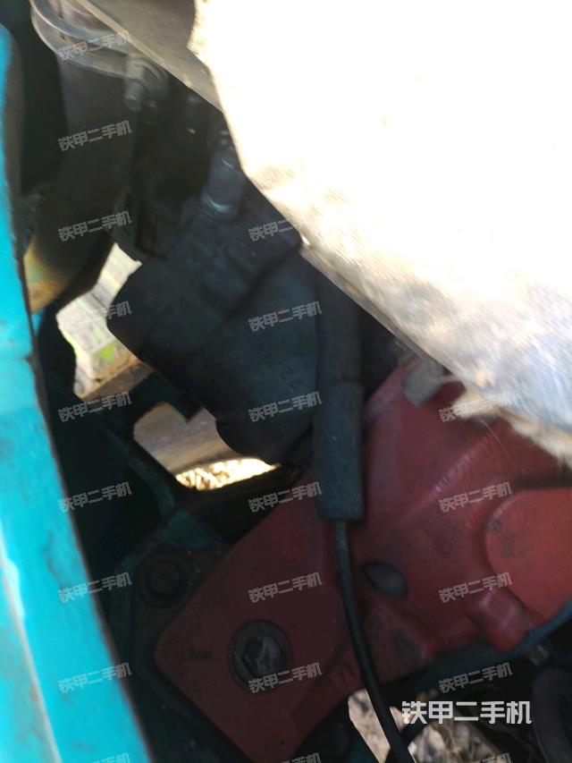 液壓泵艙室正面整體（整機(jī)外觀）