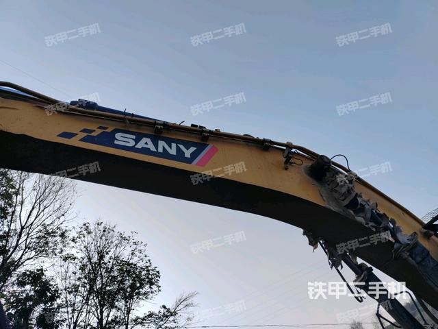 轉(zhuǎn)盤和下車架正前(工作和回轉(zhuǎn)裝置) 轉(zhuǎn)盤和下車架正前(工作和回轉(zhuǎn)裝置)