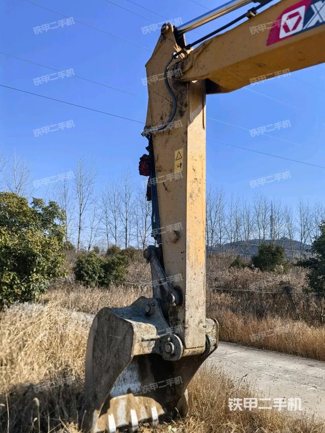 小臂整體左后(工作和回轉(zhuǎn)裝置) 小臂整體左后(工作和回轉(zhuǎn)裝置)