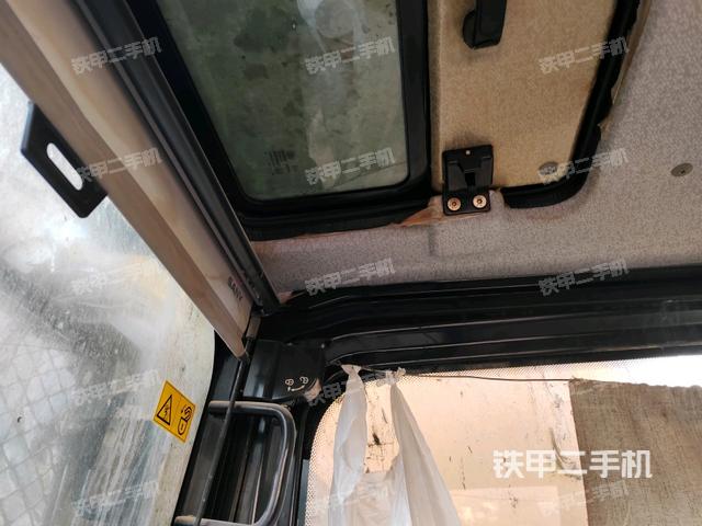 座椅右側(cè)控制臺(tái)/鑰匙門/油門/含右手柄(駕駛室部分) 座椅右側(cè)控制臺(tái)/鑰匙門/油門/含右手柄(駕駛室部分)