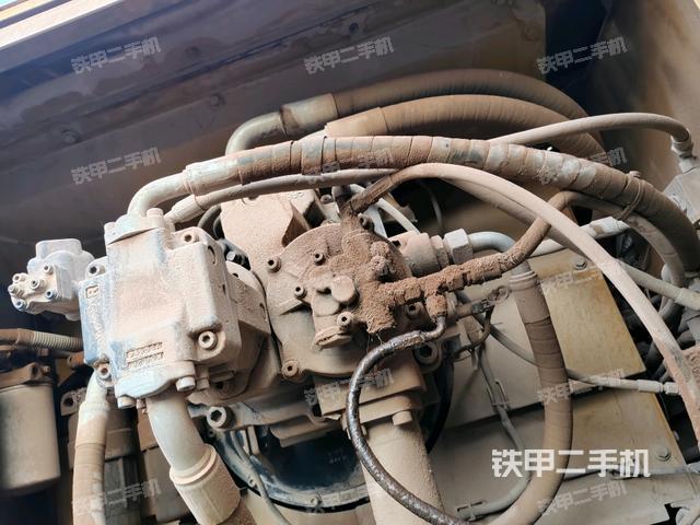 液壓泵斜45?左(大件艙室) 液壓泵斜45?左(大件艙室)