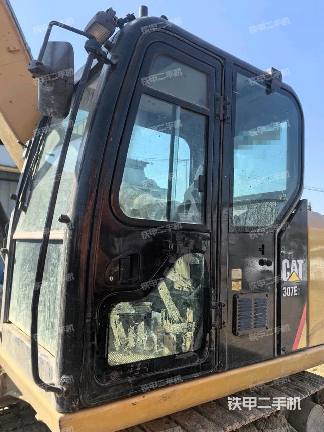 ?駕駛室正側(cè)（駕駛室部分）