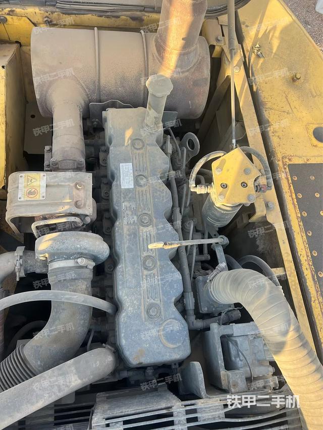 發(fā)動(dòng)機(jī)整體俯視(整機(jī)外觀) 發(fā)動(dòng)機(jī)整體俯視(整機(jī)外觀)