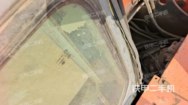 后窗玻璃角标（驾驶室部分）