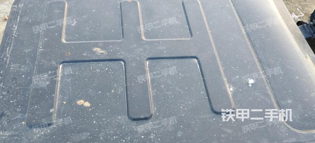 駕駛室頂部（整機(jī)外觀）