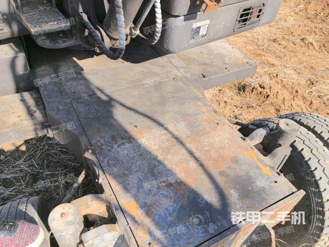 大臂根部?斜（工作和回轉(zhuǎn)裝置）