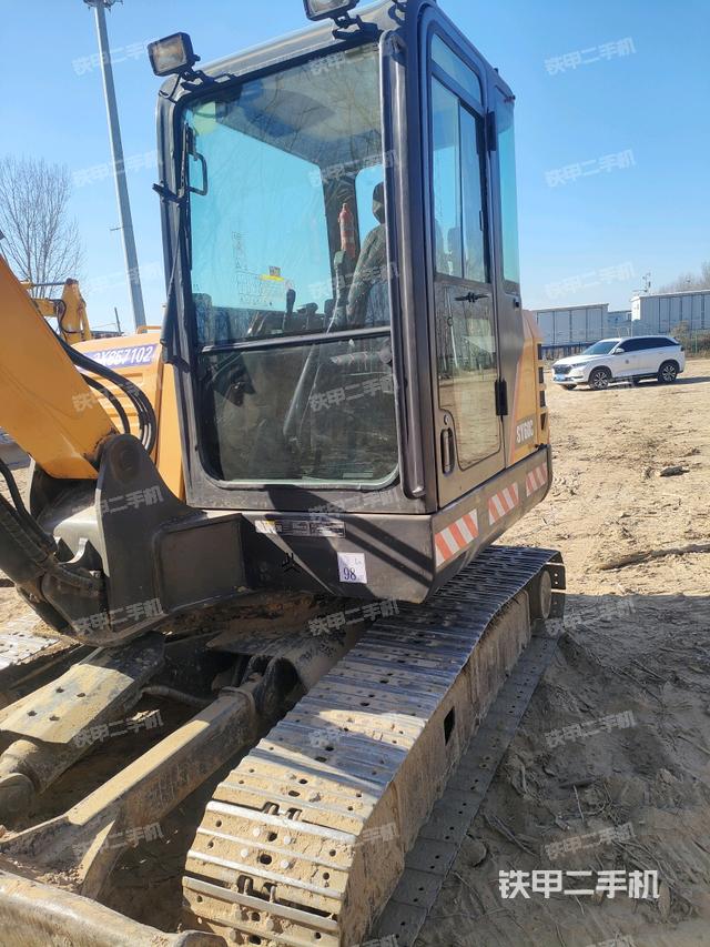 駕駛室整體（整機外觀）