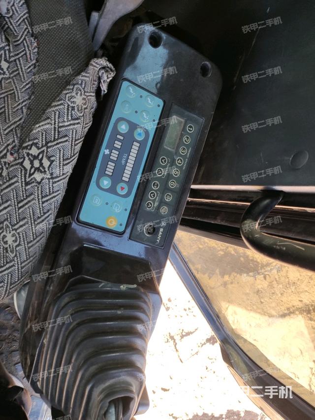 座椅左側(cè)控制臺(tái)/音響/含左手柄（駕駛室部分）