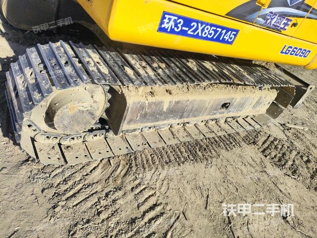 右側(cè)履帶整體?（行走機(jī)構(gòu)）