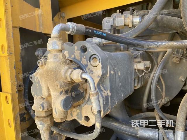 液壓泵艙室正面整體(整機(jī)外觀) 液壓泵艙室正面整體(整機(jī)外觀)