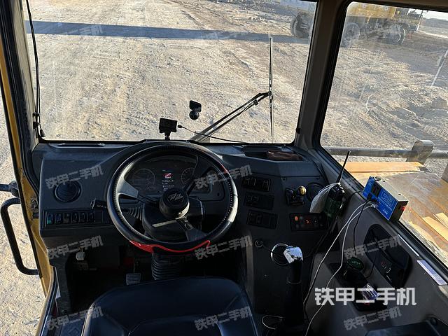 整机右后45°(设备外观及核心部件) 整机右后45°(设备外观及核心部件)