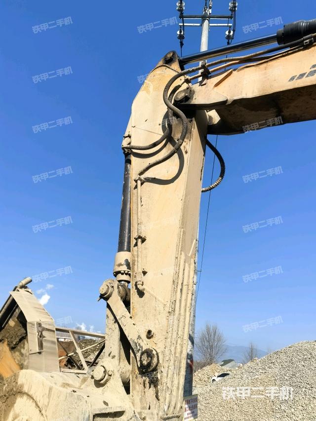 小臂整體左后(工作和回轉(zhuǎn)裝置) 小臂整體左后(工作和回轉(zhuǎn)裝置)